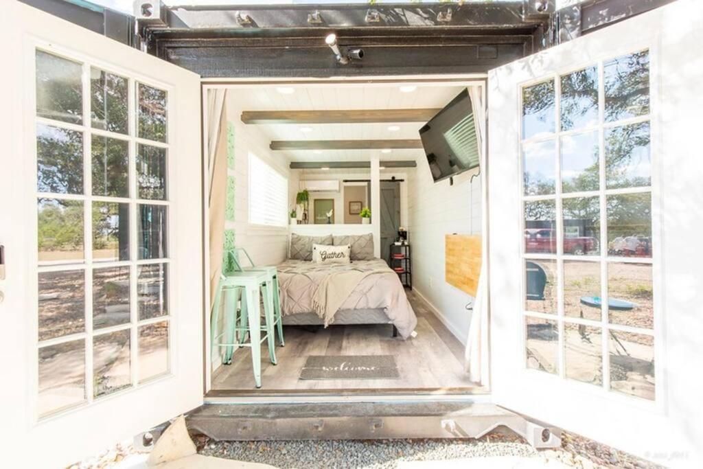 The Container Retreat @ 290 Wine Trail #10 Welcome Friends! Hye Kültér fotó