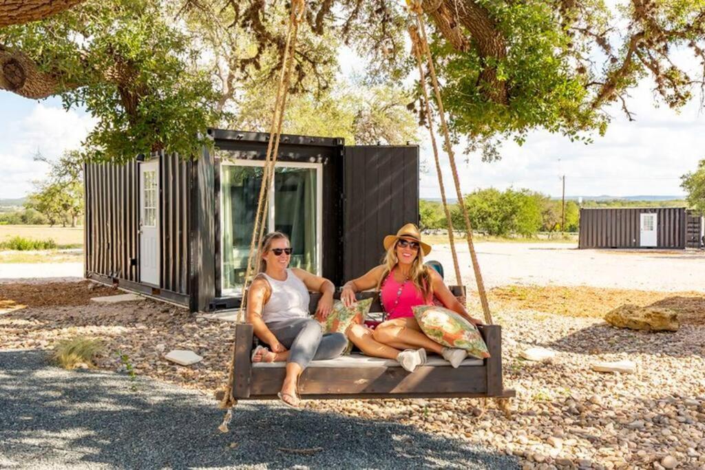 The Container Retreat @ 290 Wine Trail #10 Welcome Friends! Hye Kültér fotó